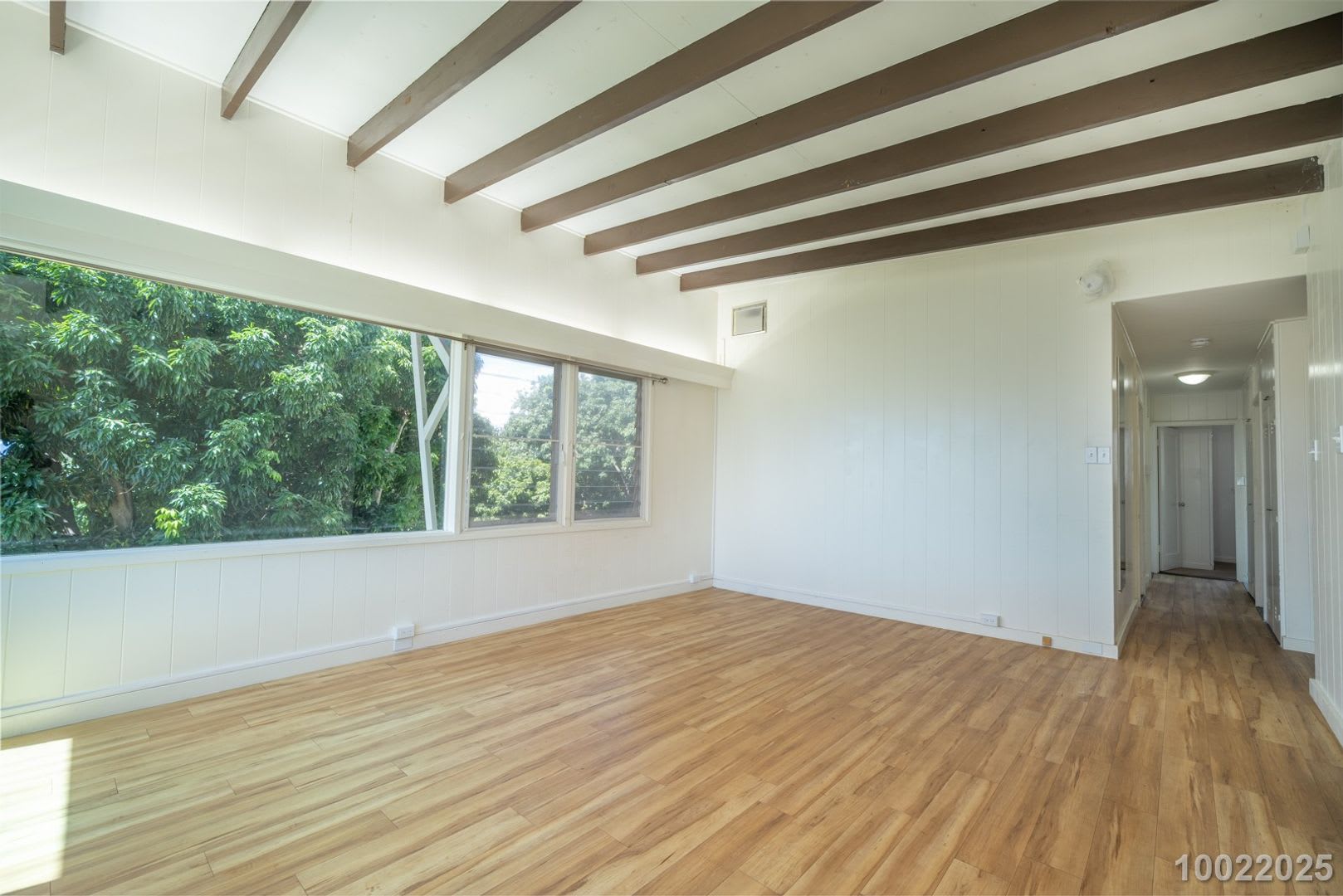 Partially Renovated Upstairs 3 BD 1 BA home in Aiea ($200 off if rented by the end of August) – photo 5