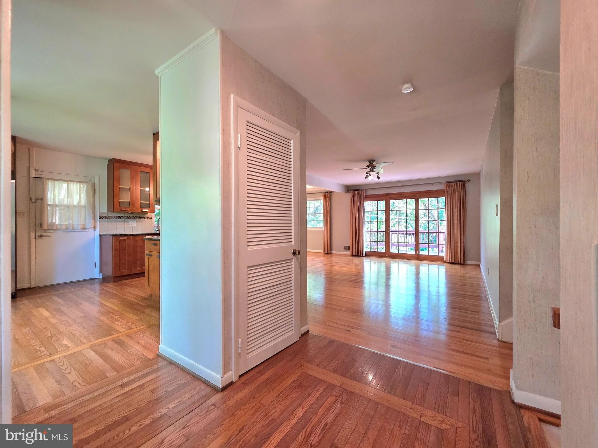 2215 COLLINGWOOD Road – photo 3