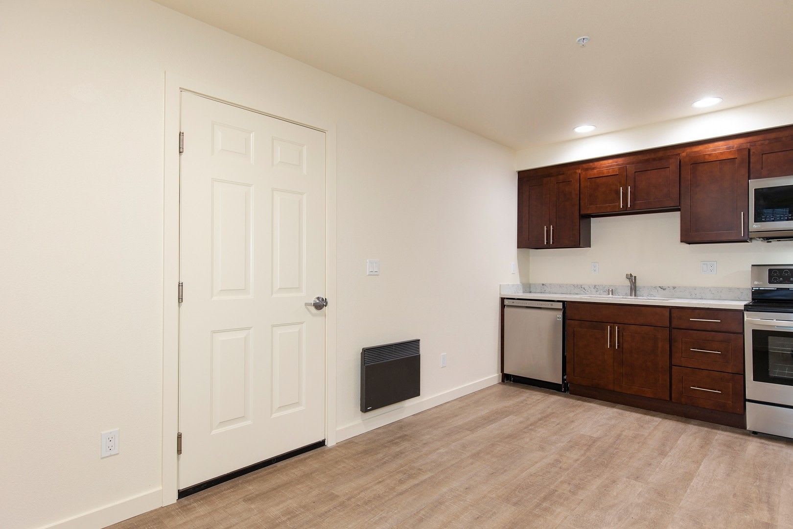 48th Street Apartments – photo 5