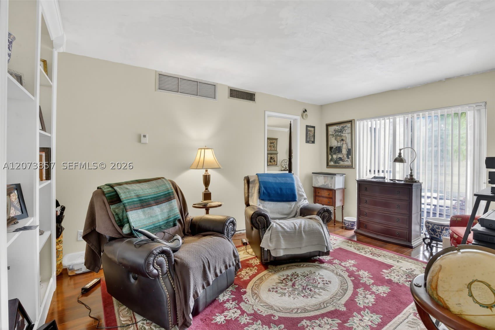 5240 Ne 6Th Ave – photo 2