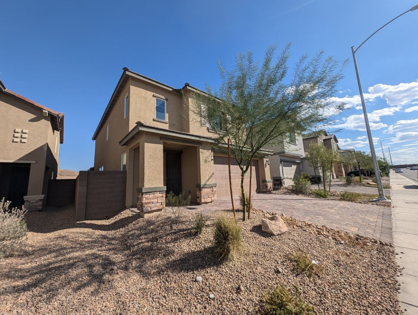 2932 MOULIN HEIGHTS ST – photo 2