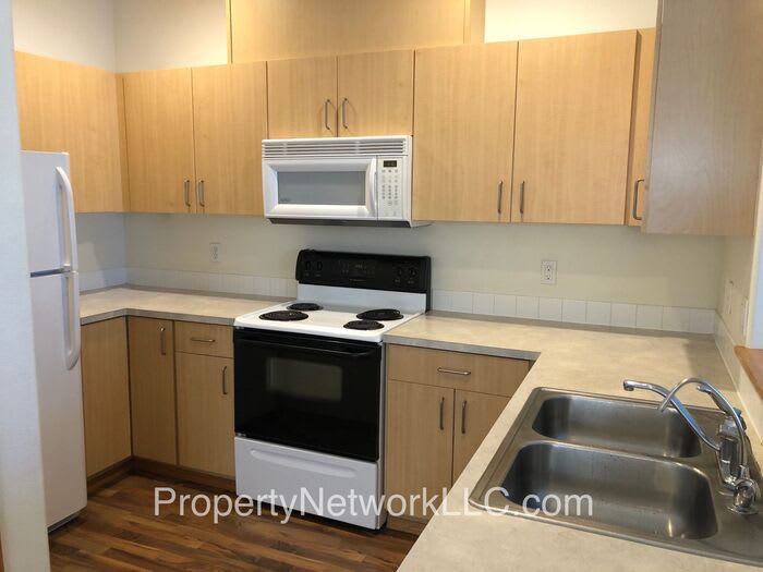 672 NE Anderson Road – photo 2