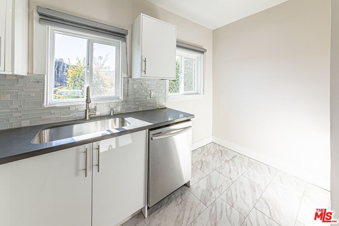 801 N Alexandria Ave – photo 4