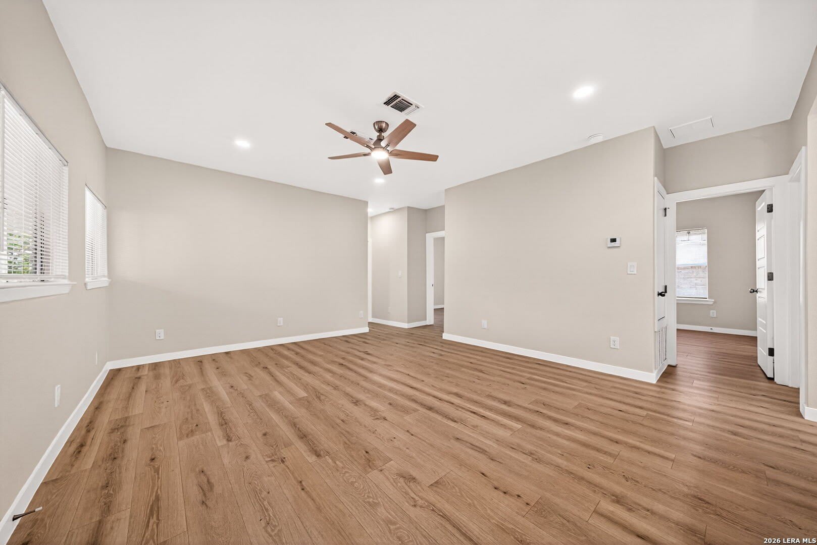 631 E Mistletoe – photo 5