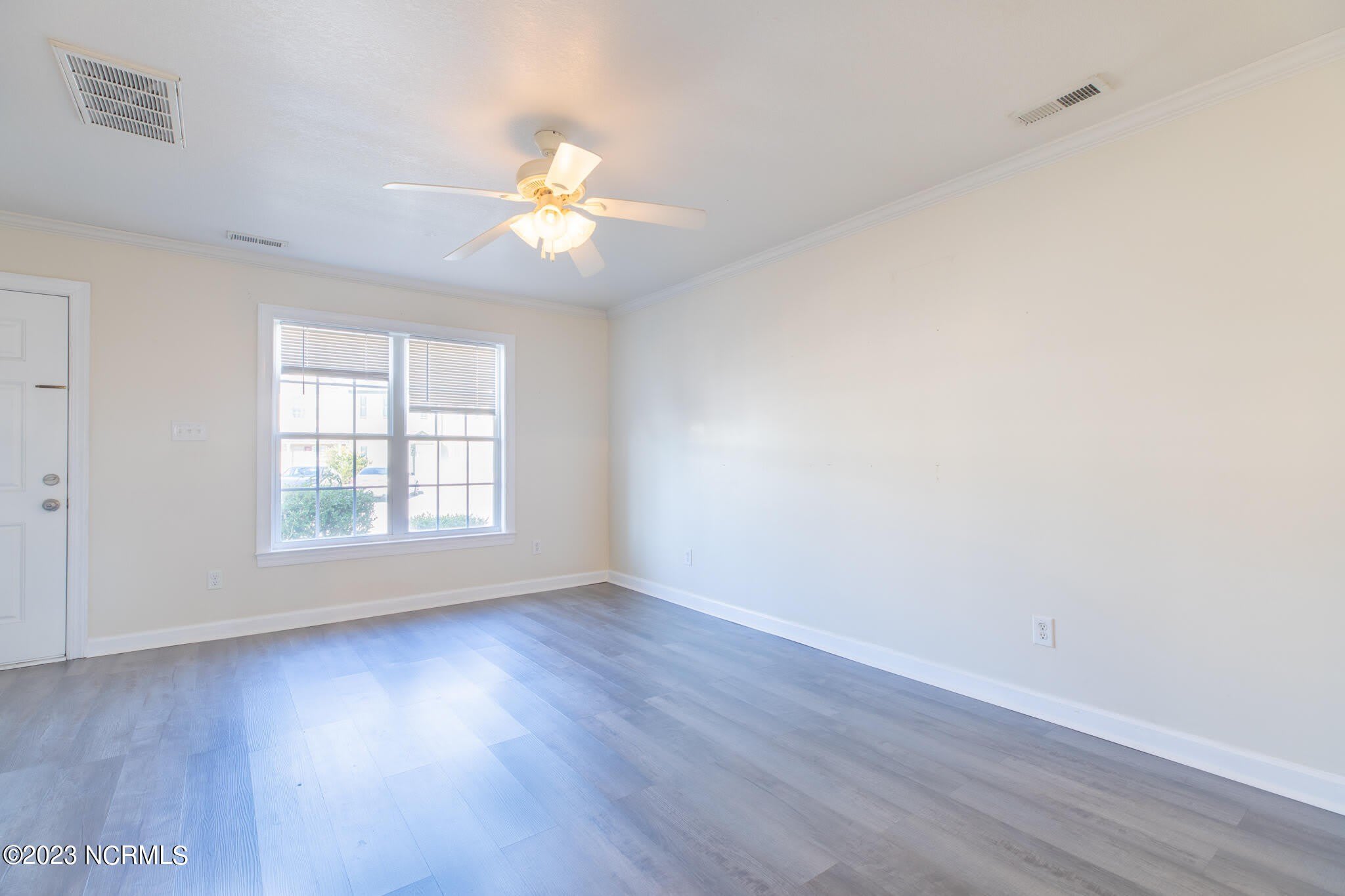 401 Springwood Drive – photo 5