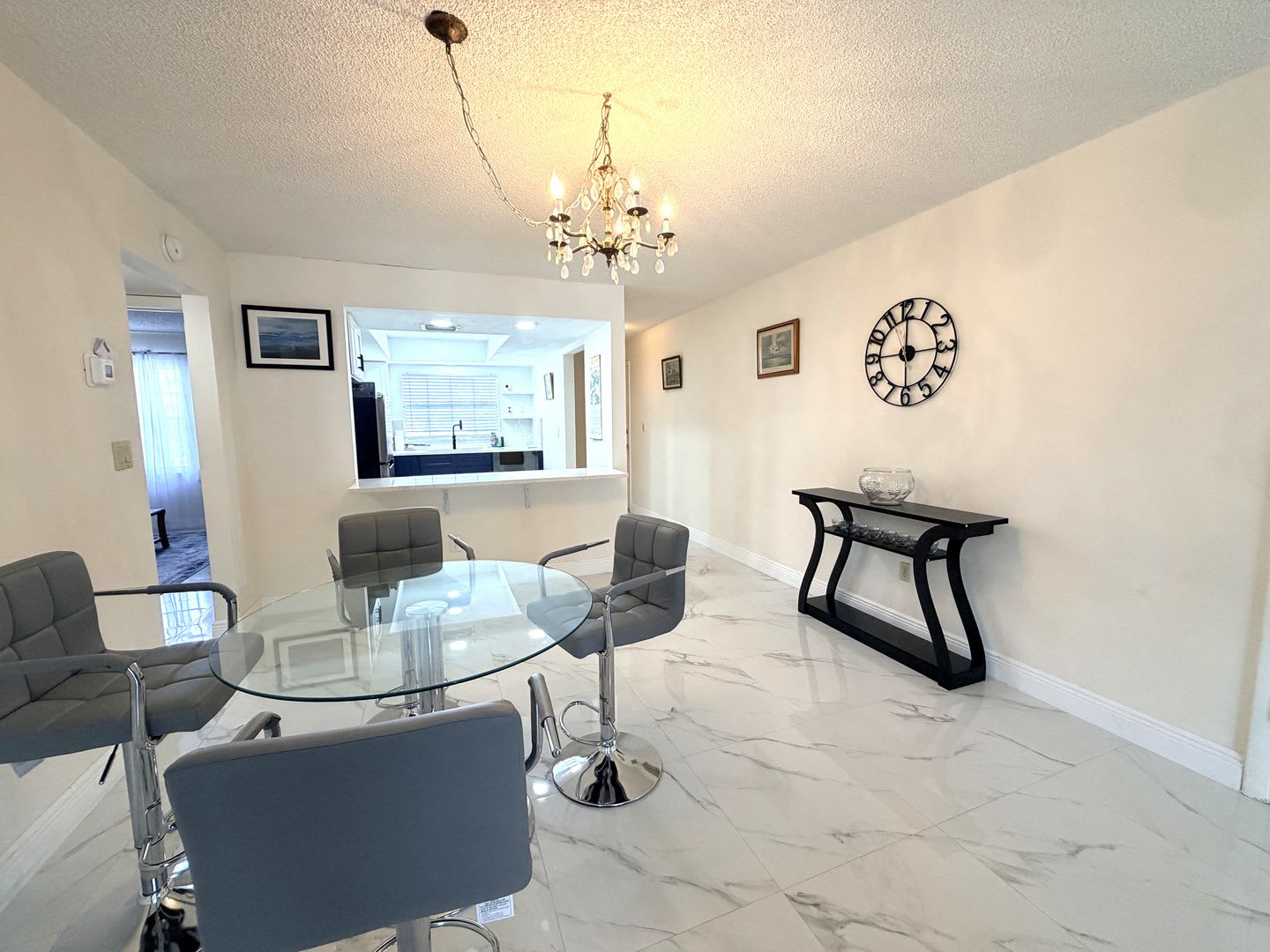 2/2 STUNNING SEASONAL RENTAL IN SUNNY N. FT. MYERS, FL – photo 5