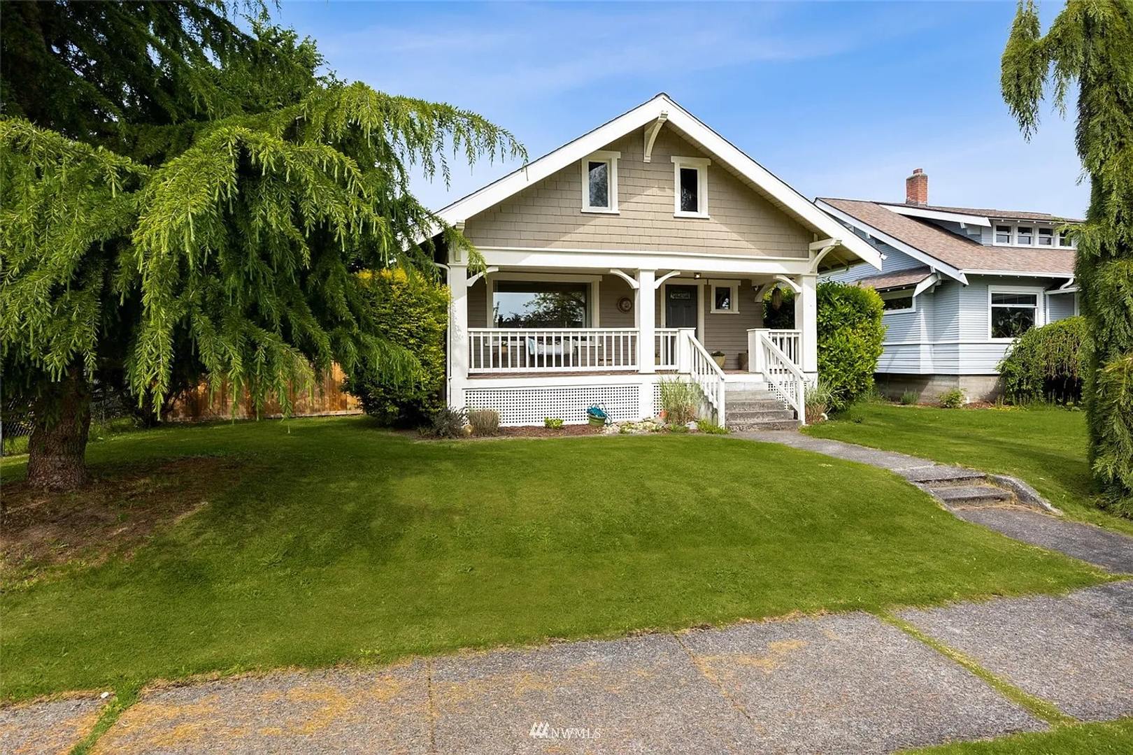 Beautiful, Spacious Tacoma Home! Apply today! – photo 2