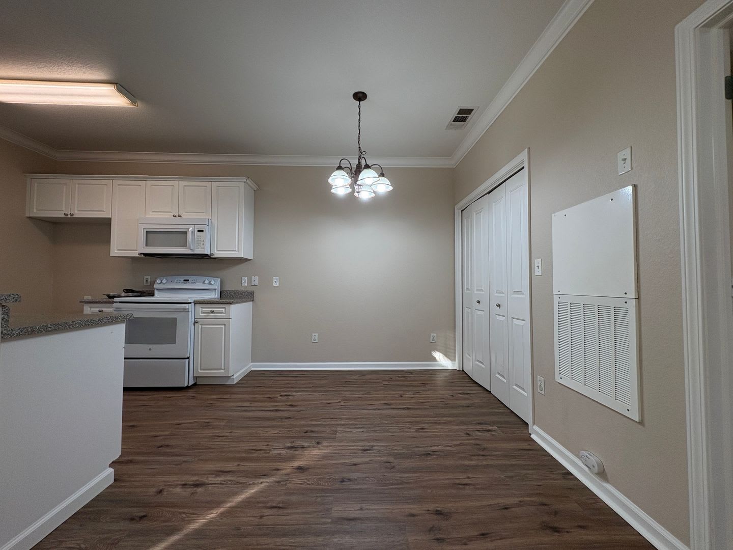 One Bed Condo in Gated Davis Oaks Community – photo 2