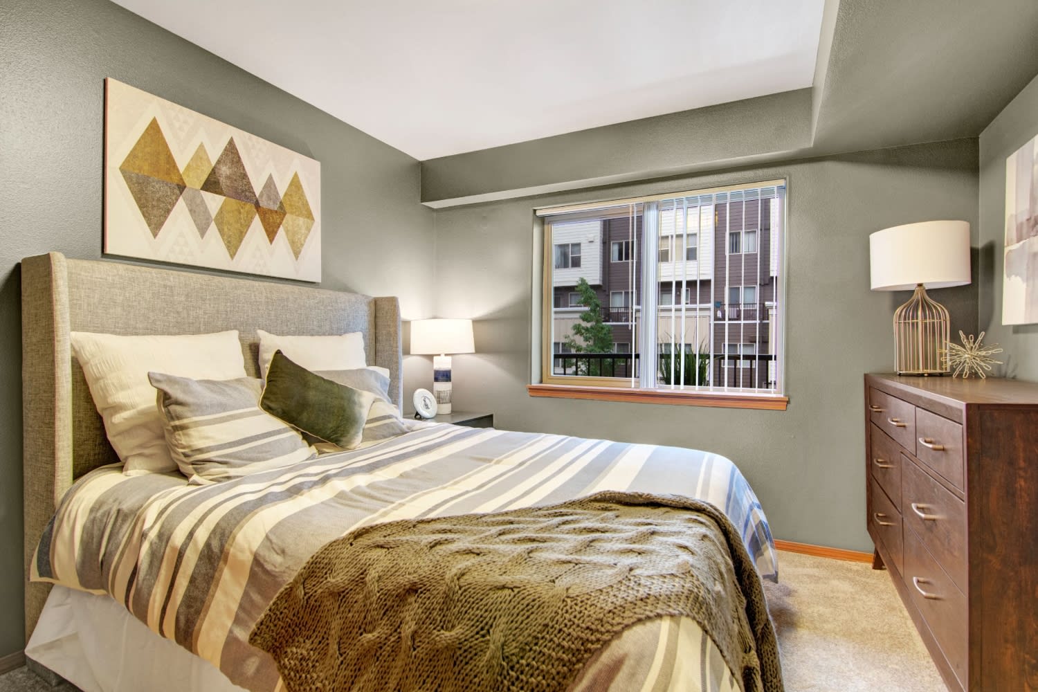Echo Lake Apartments – photo 4