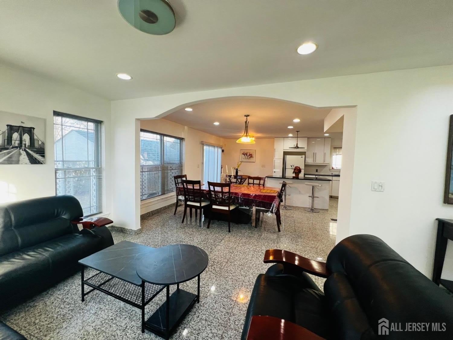 63 E Jefferson Boulevard – photo 3