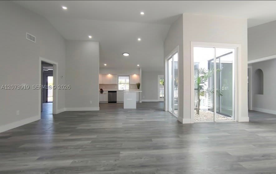 333 NE Greenbrier Ave – photo 2