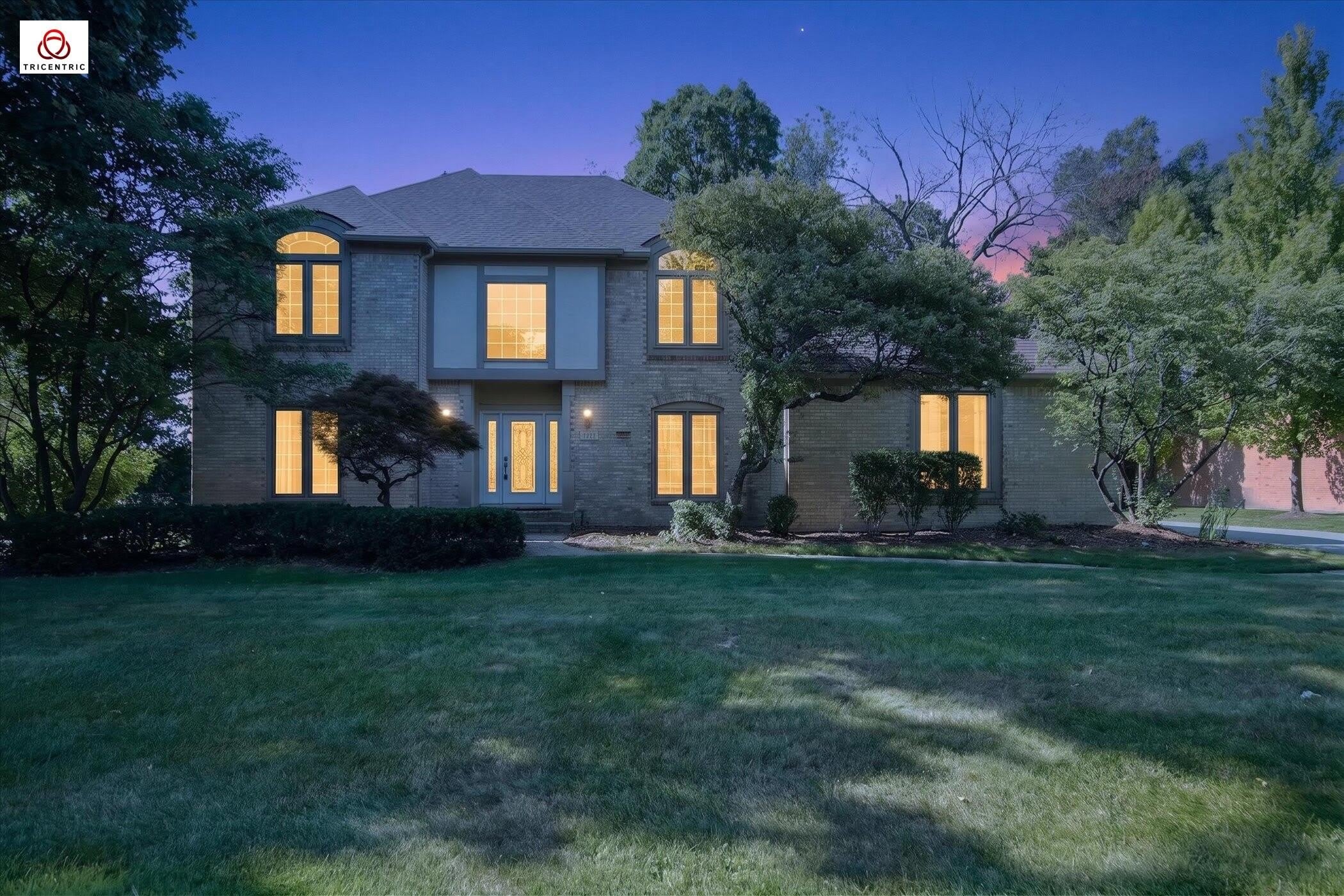 1431 Provincial Drive – photo 2
