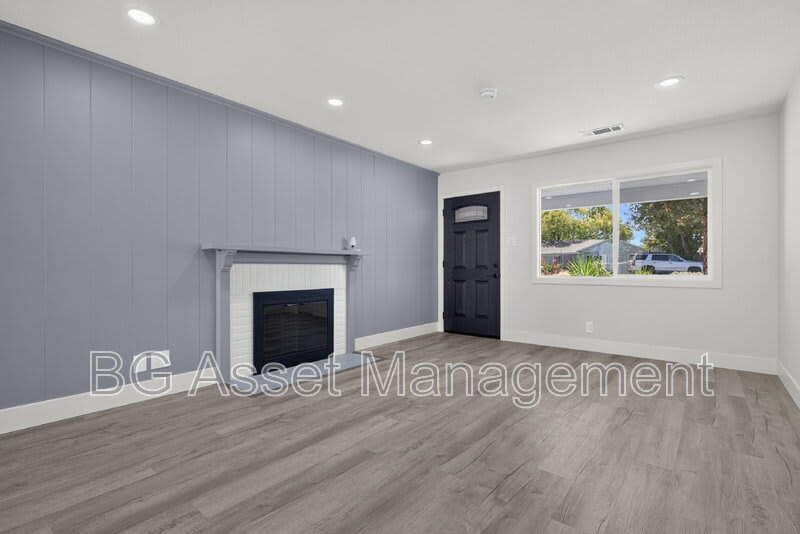 1910 Encima Drive – photo 3