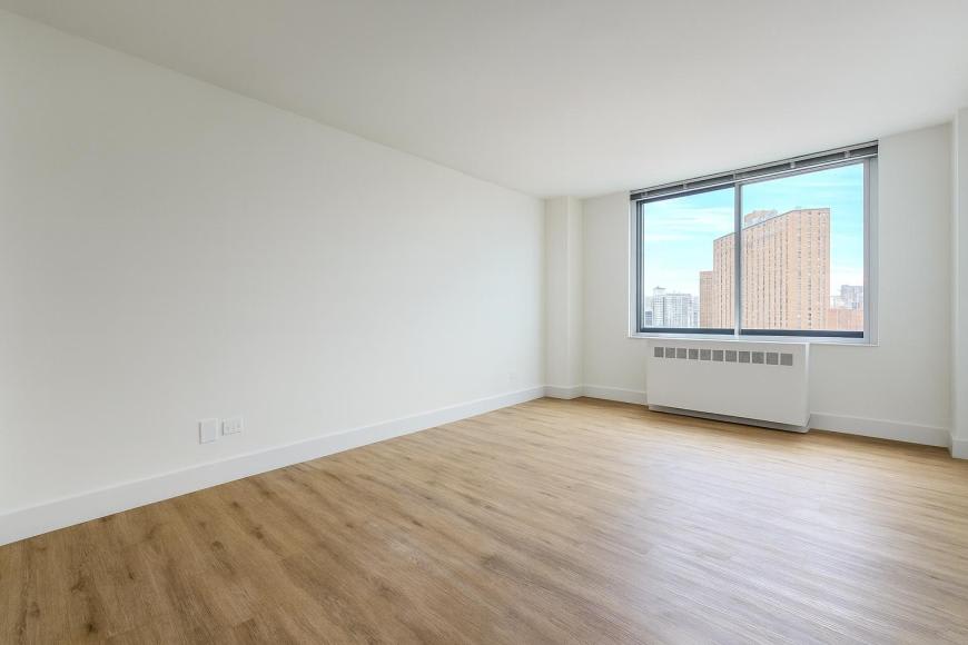 1735 York Avenue – photo 5