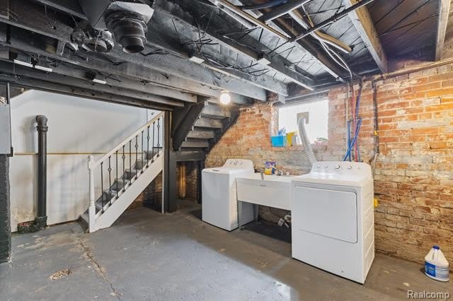 885 Clairmount Street – photo 4