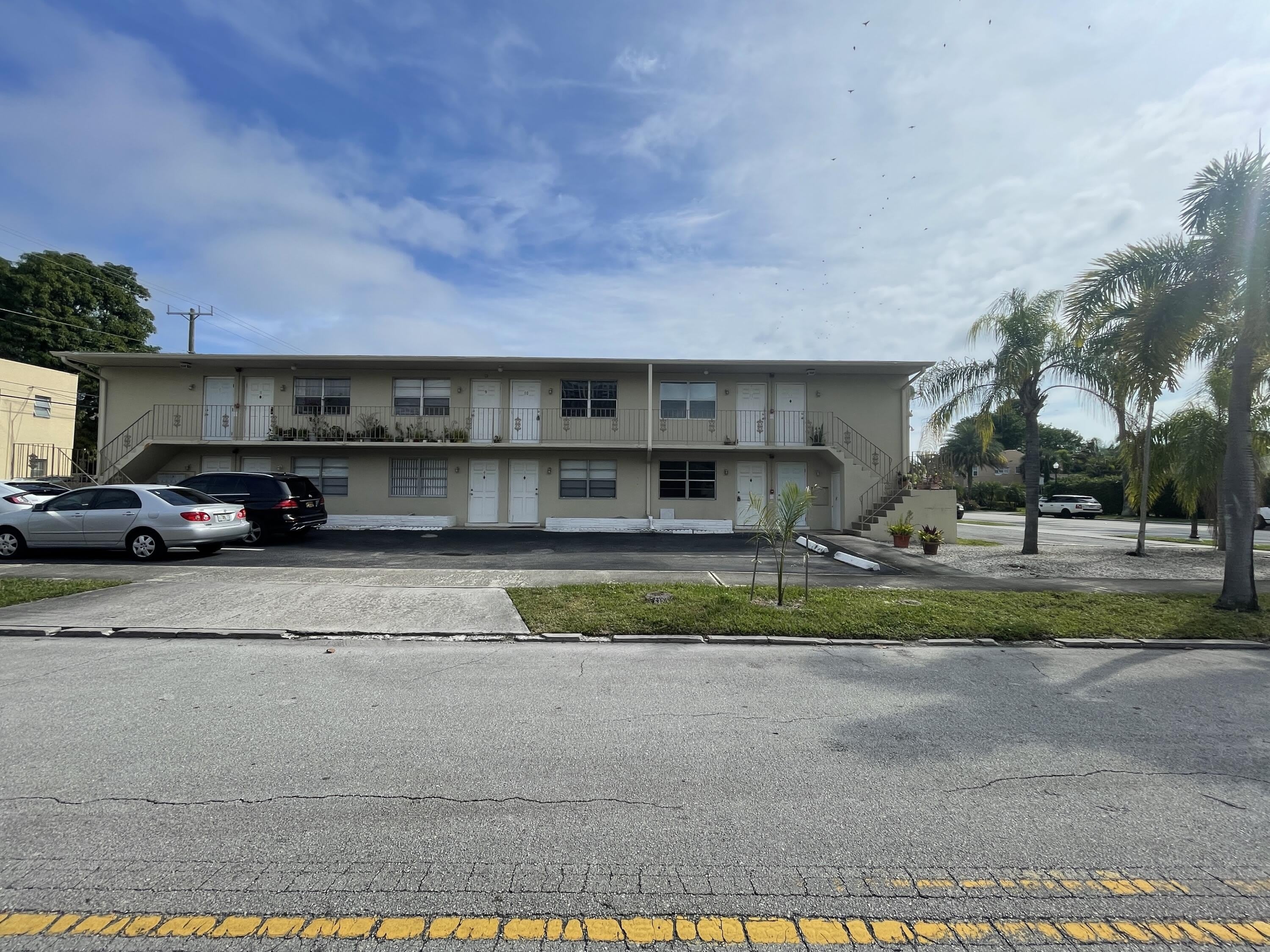 1555 TYLER Street – photo 3