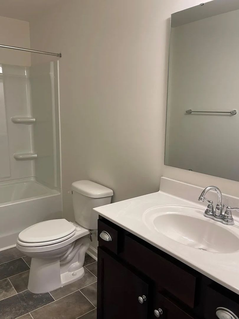 Room in 3 Bedroom Home at Mariners Ct – photo 2