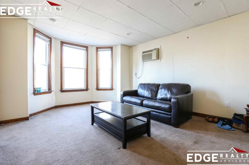 285 Webster St. – photo 4