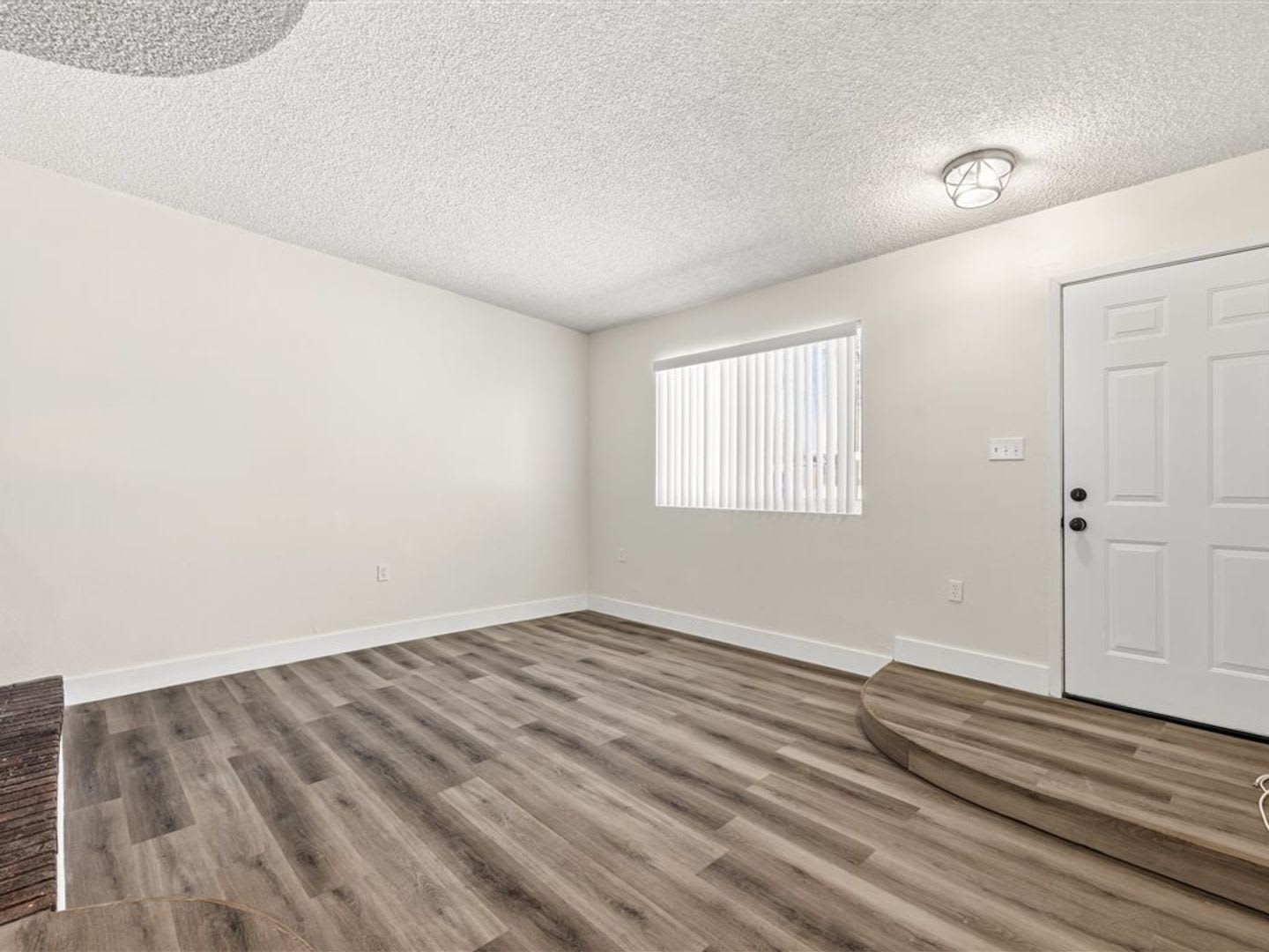 2 Bedroom 2 Bathroom Home with Flex Space & Spacious Backyard! – photo 5