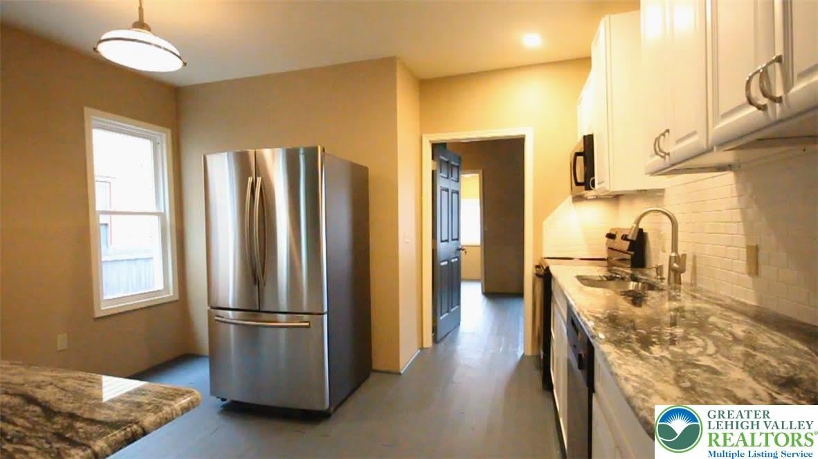 71 W Goepp Street – photo 3