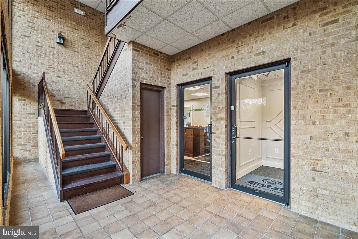 10690 CRESTWOOD Drive – photo 5