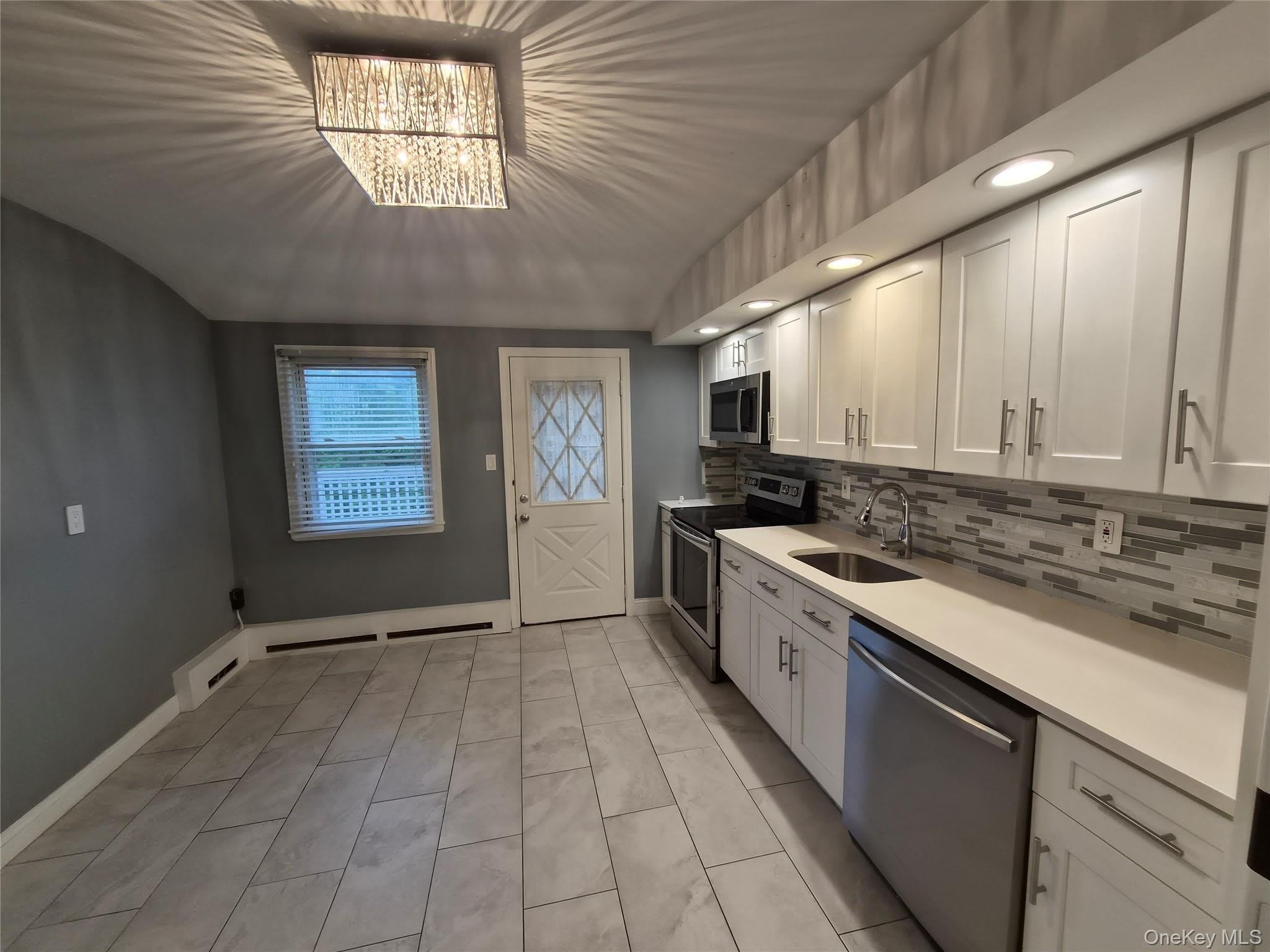 123 Southern Parkway – photo 5