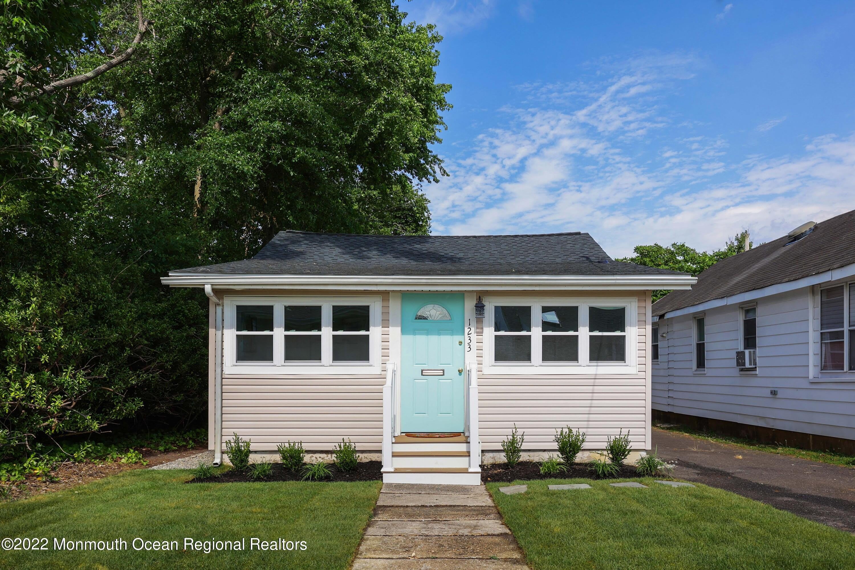 1233 Oakwood Road – photo 3