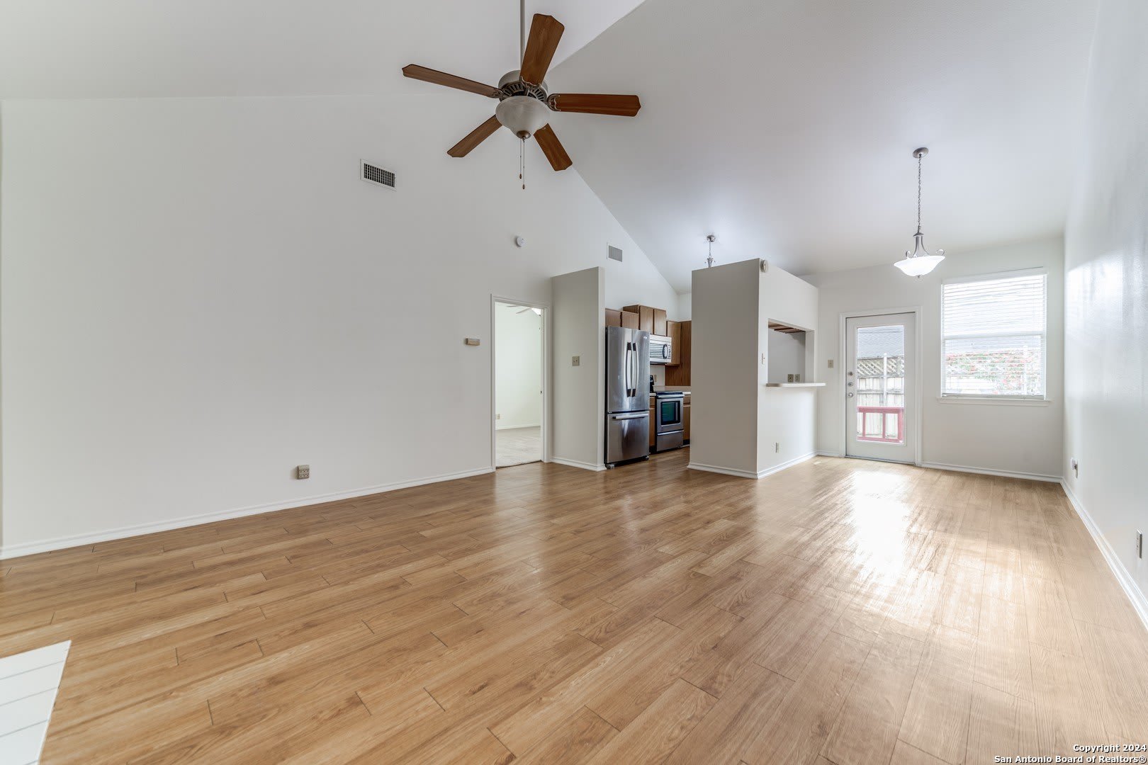 133 WHISPER WAY – photo 2