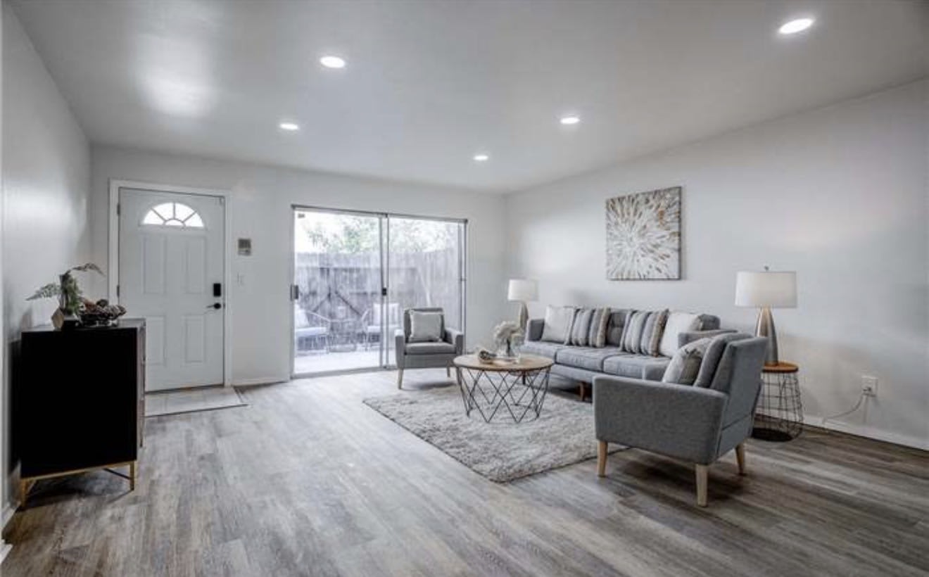 719 N Eucalyptus Ave Apt 5A – photo 2