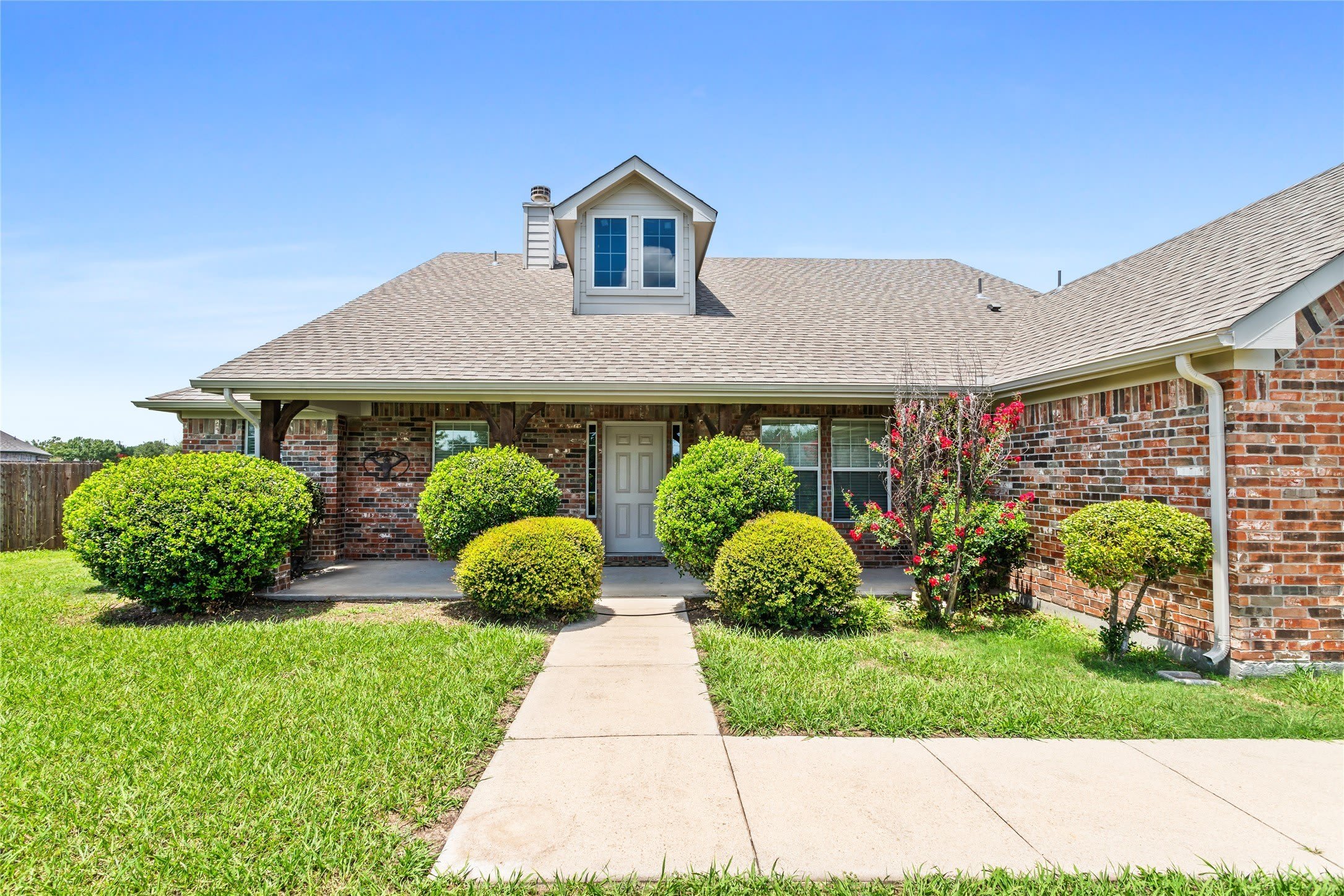 141 Shumard Drive – photo 4