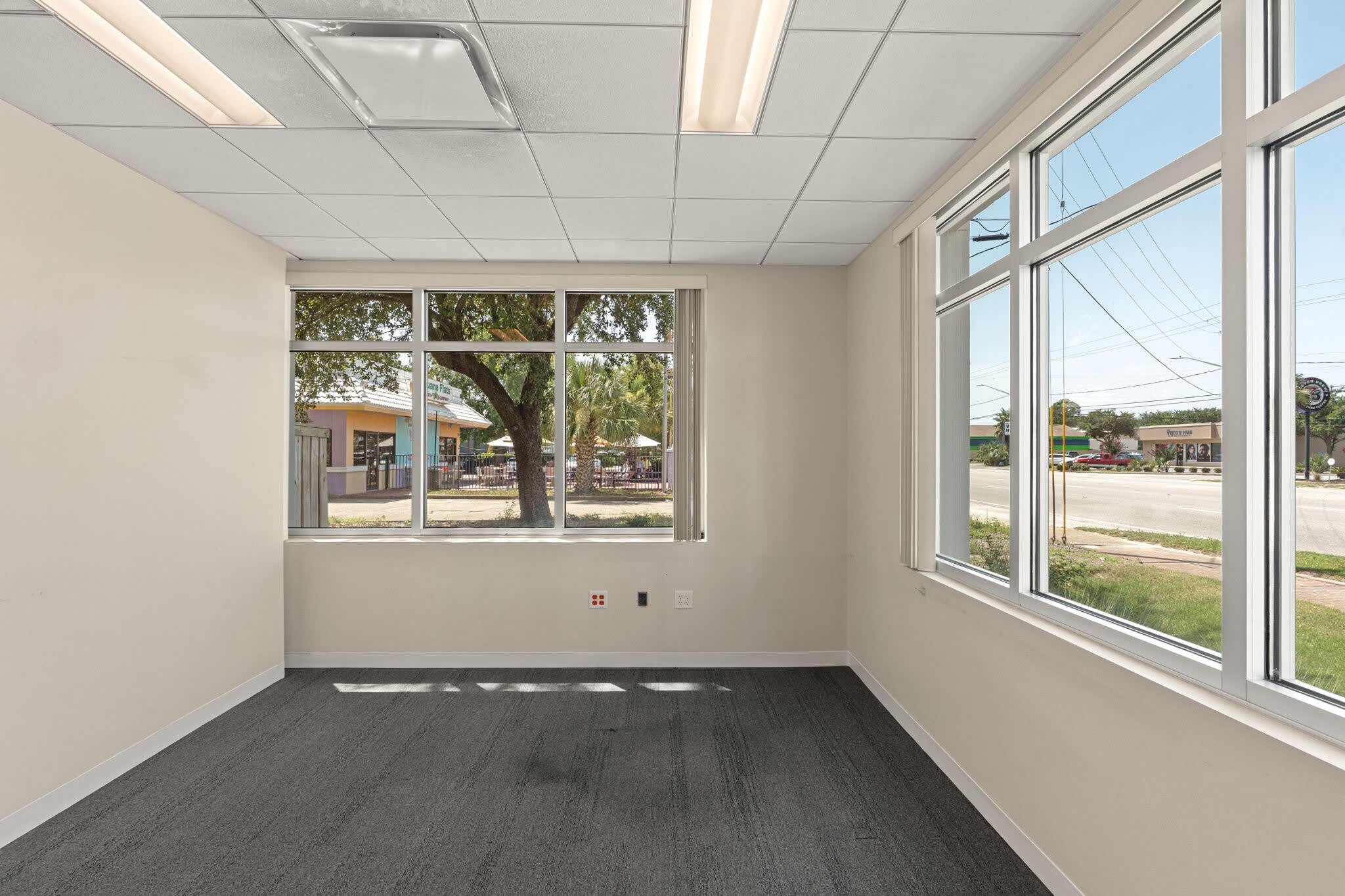 45 Ne Eglin Parkway – photo 3