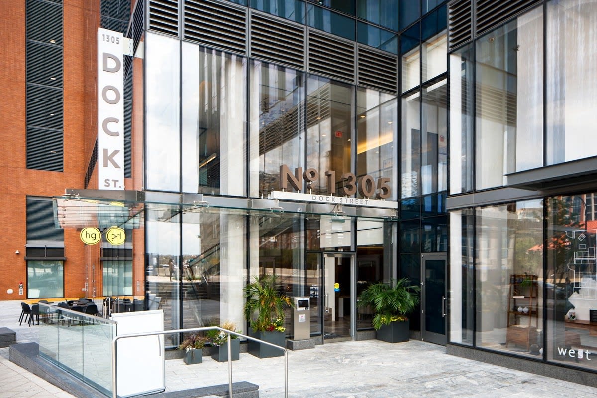 1305 Dock Street – photo 2