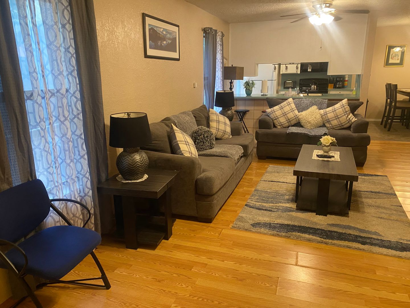 2707 Ne Euclid Fully Furnished – photo 2