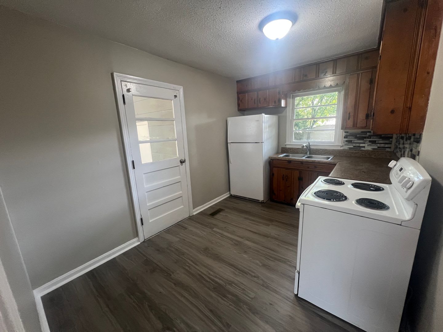 3 bedroom 1 bathroom single level home – photo 5
