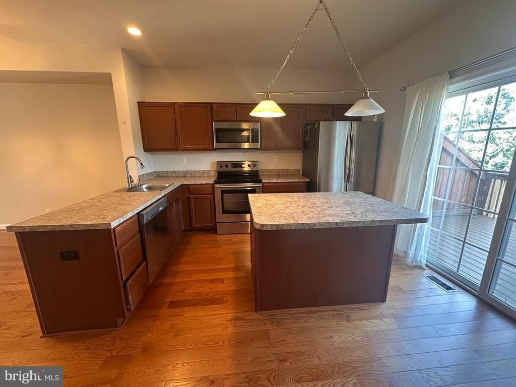 709 E ELM STREET – photo 4