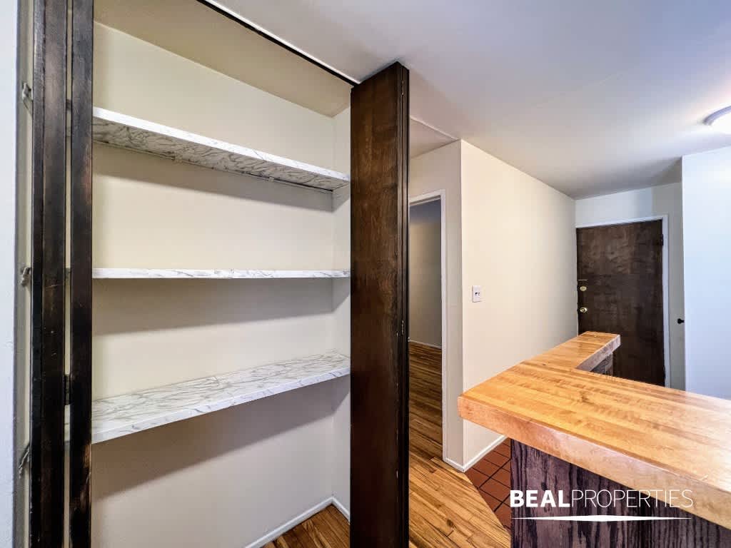 602 W Surf St – photo 1