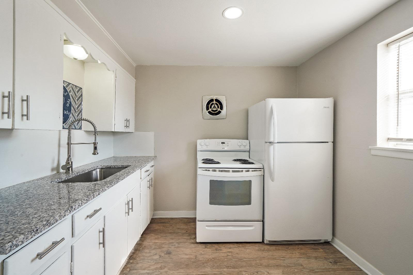 200 Sw 6th Ave – photo 3