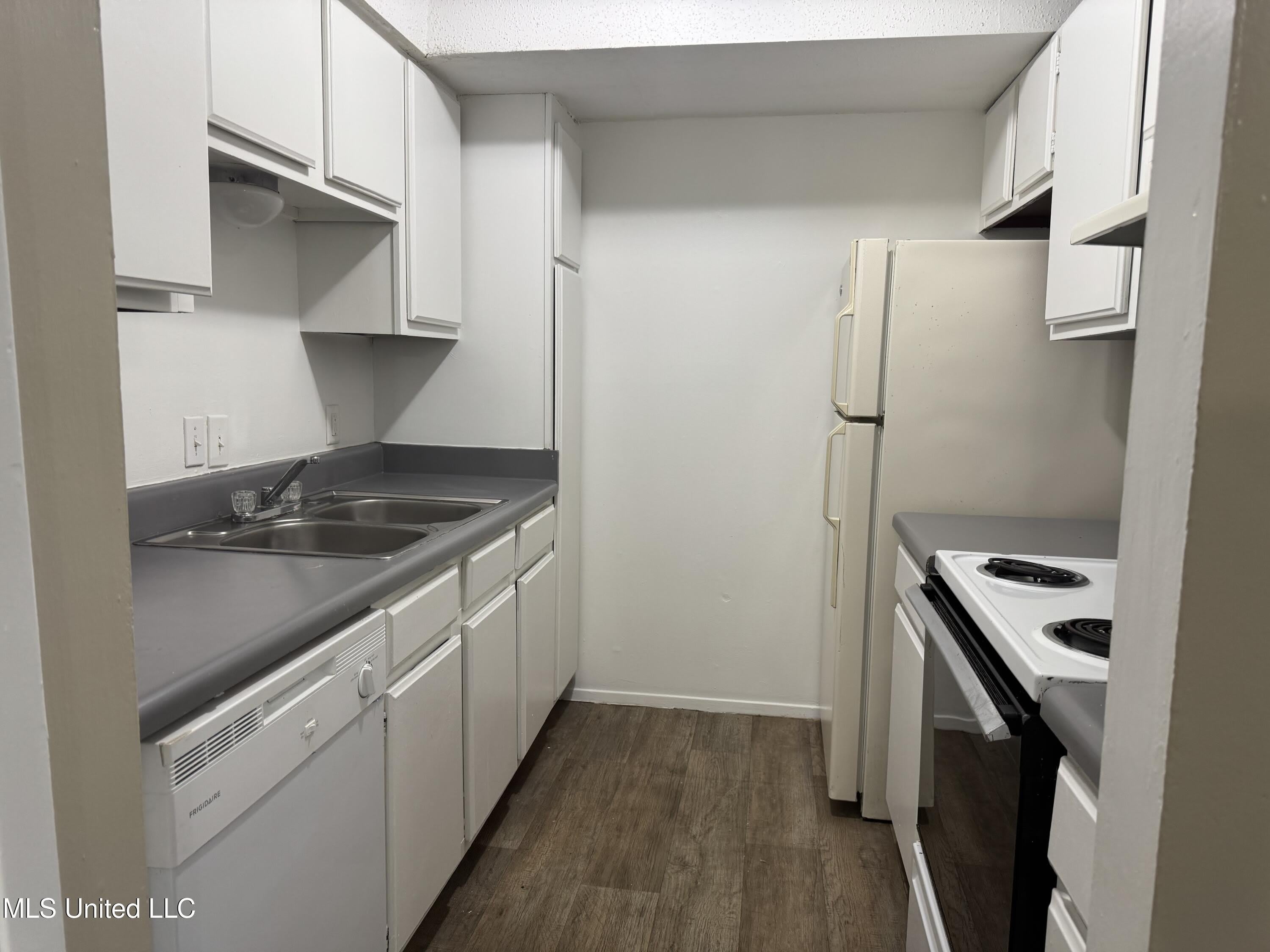 2804 Dubarry Drive – photo 5