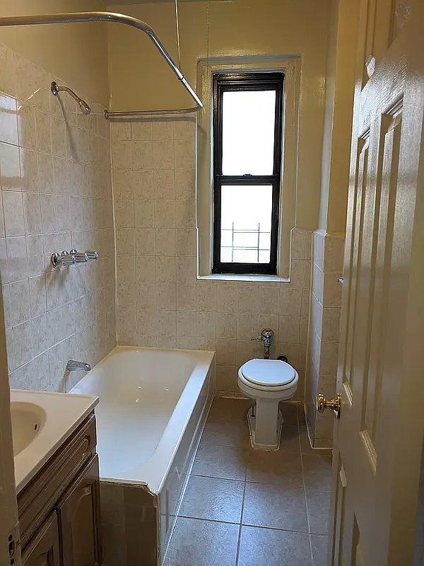 975 Sherman Avenue – photo 4