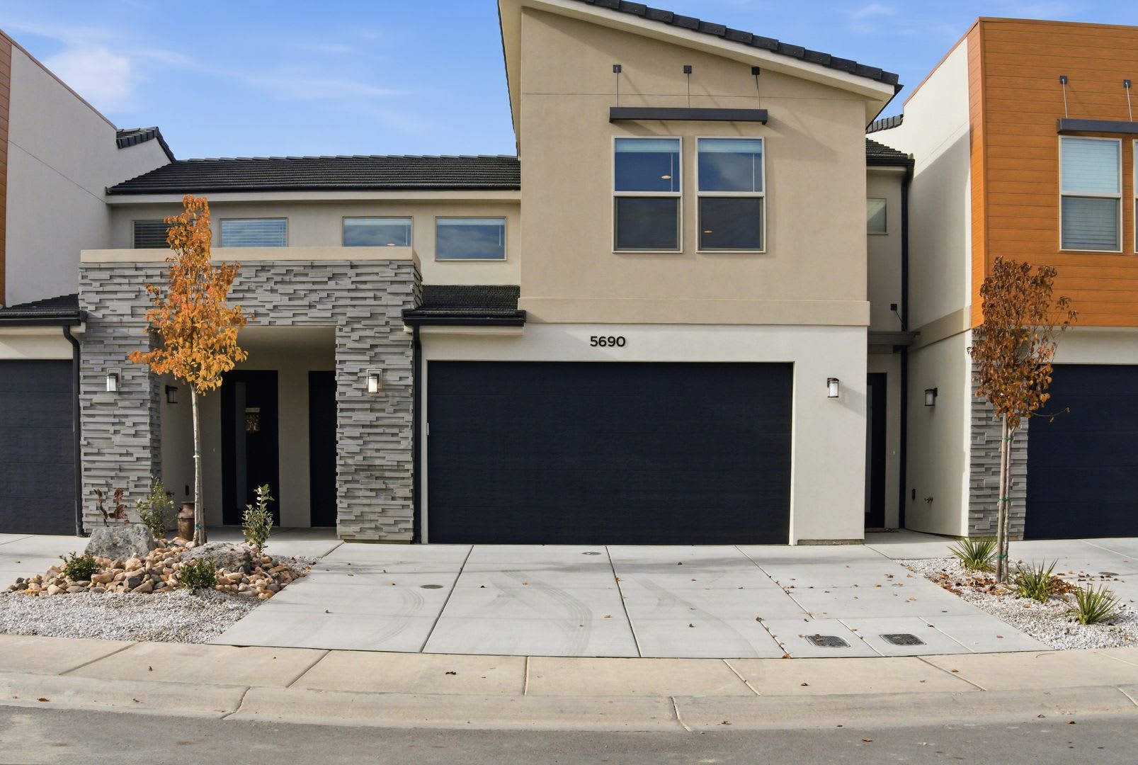 South Desert Townhome With Evse Outlet – photo 2