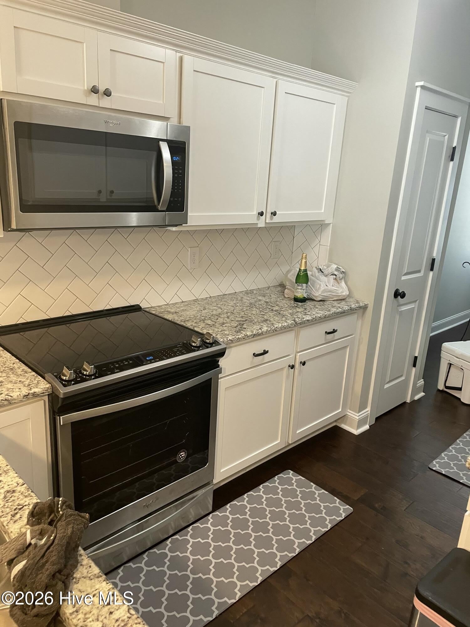 1823 Fox Den Way – photo 3