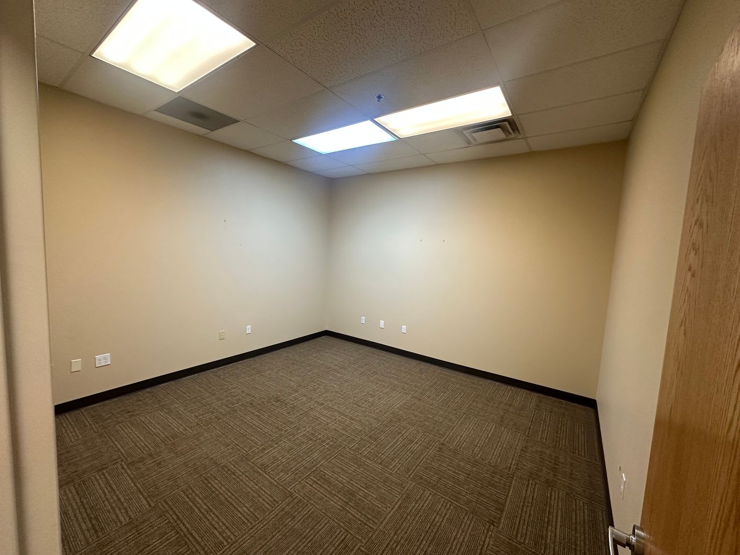 Office Space on Bluff Plaza – photo 1