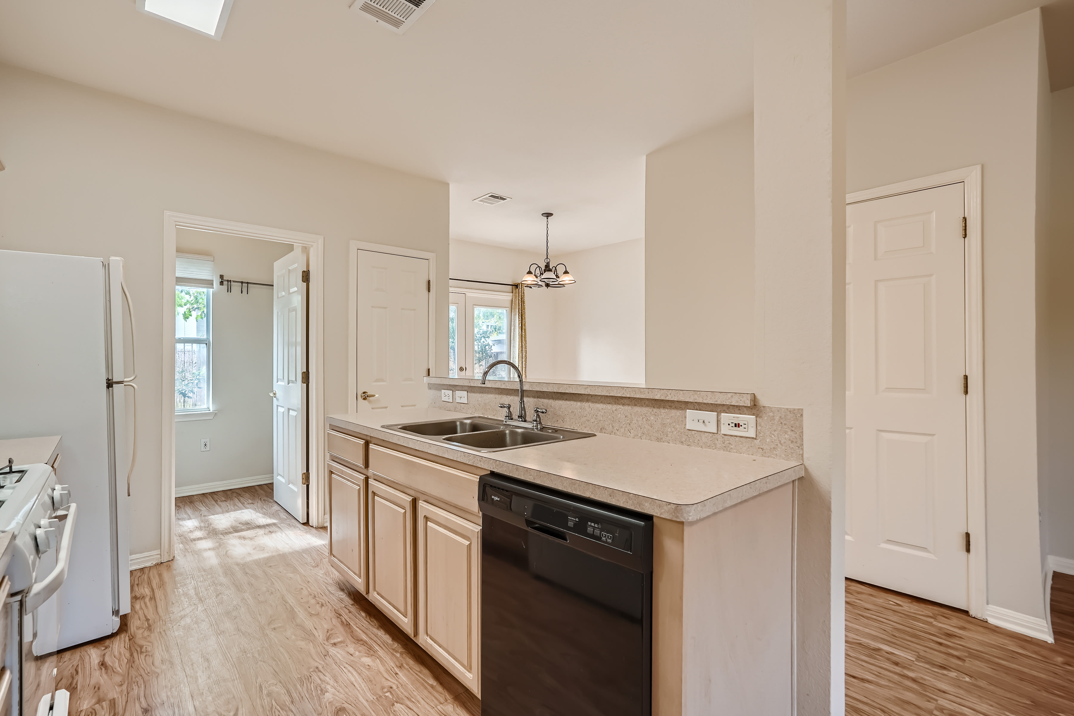 2303 Santa Rita Street – photo 3