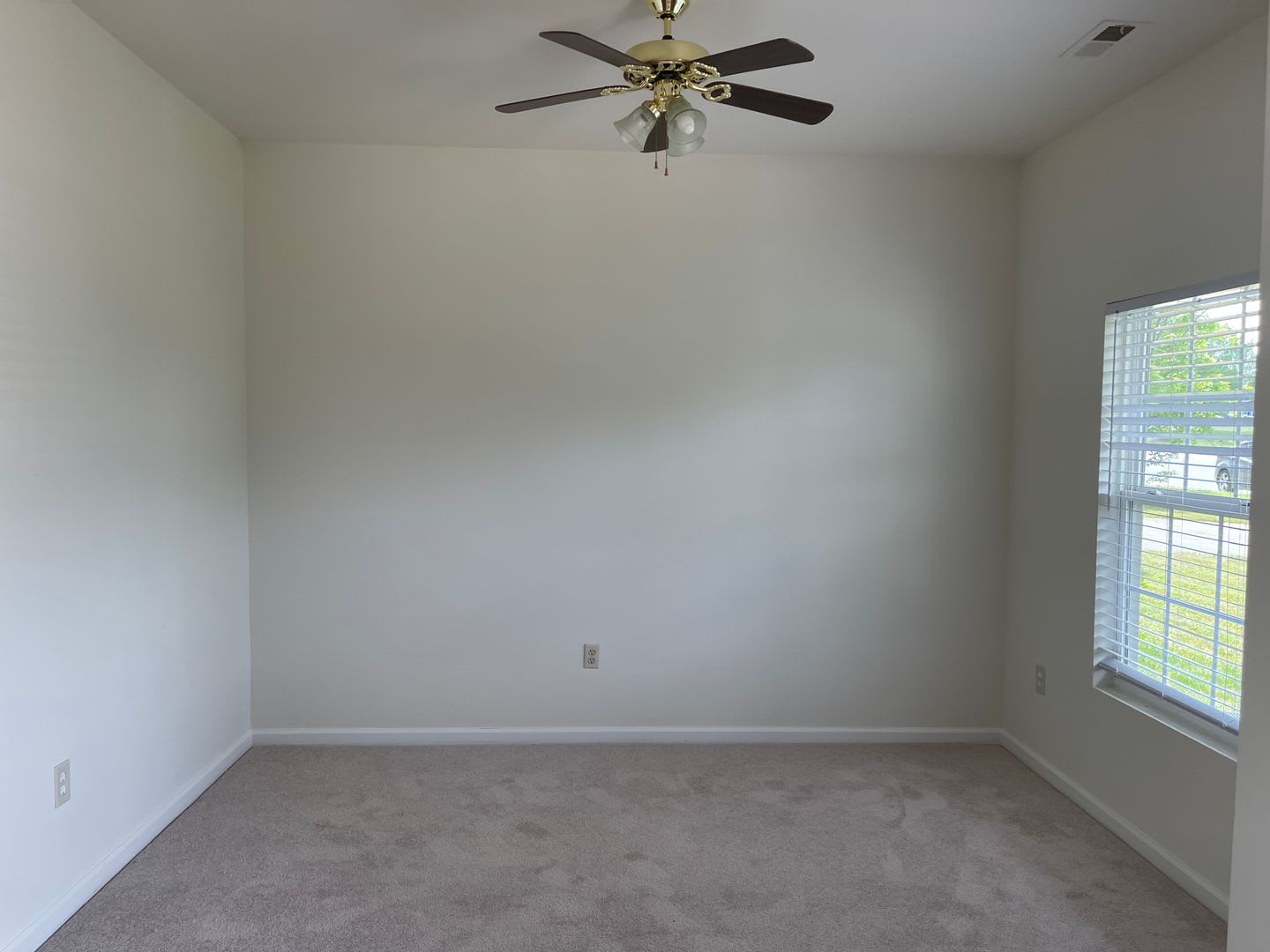 Spacious 4 Bedroom Home with Two-Car Garage in Swann's Mill Community – photo 4