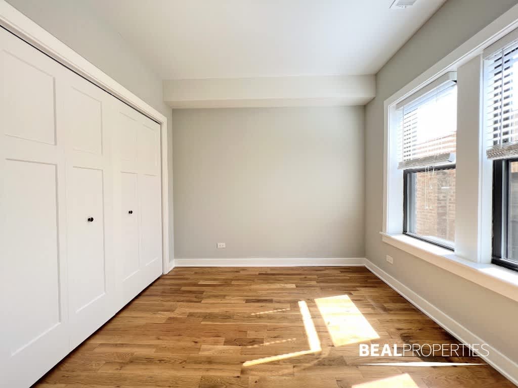 2203 W Eastwood Ave – photo 3