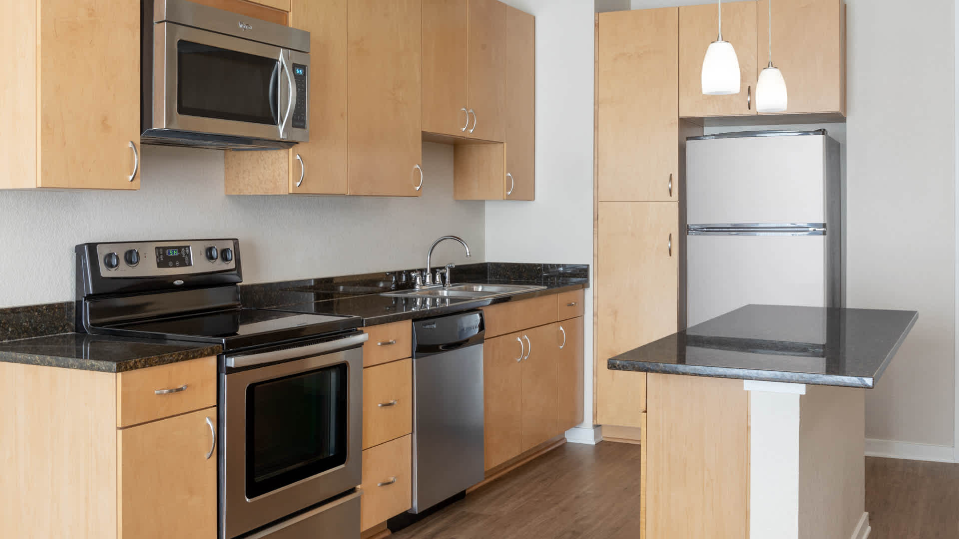 Arbour Square Apartment – photo 4