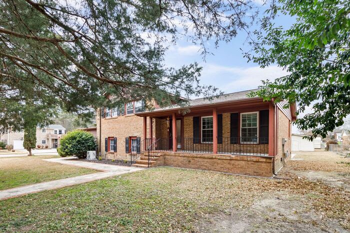 612 Freda Court – photo 3