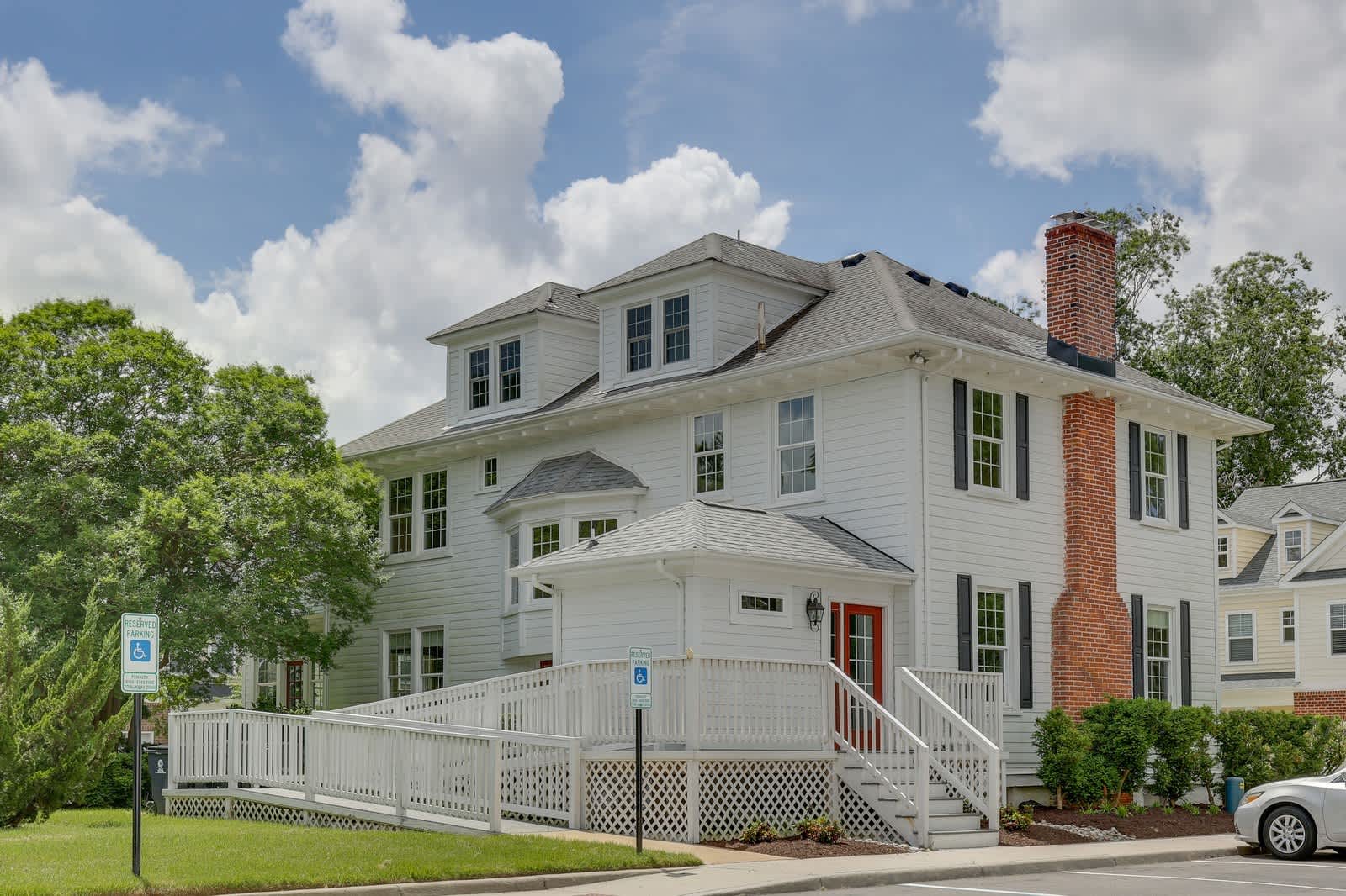 Stunning VB Townhome Style Condo – photo 3