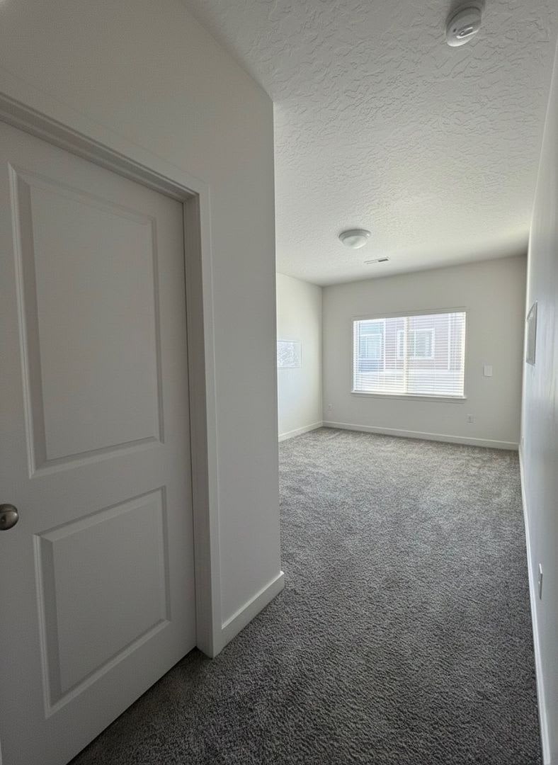1 000 Move In Credit Move In Ready 3 Bedroom Bluffdale Townhome With Private Side Yard – photo 5