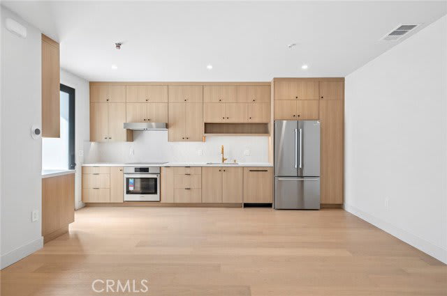 314 East 16th Street – photo 3